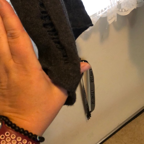 Fashionable women’s sweater - Picture 4 of 6